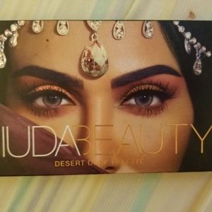 Huda beauty desert dusk palette